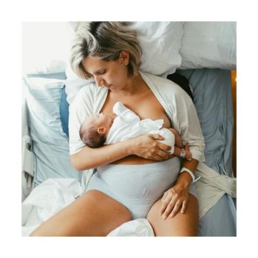 Jednokratno donje rublje s povišenim strukom za nošenje nakon poroda carskim rezom Frida Mom (8 kom)