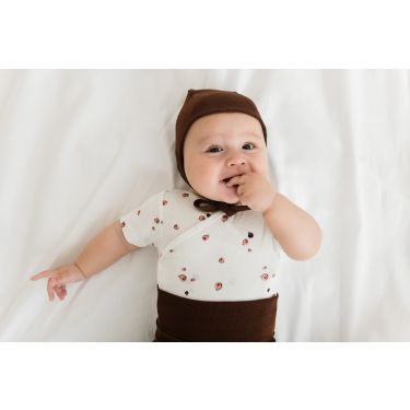 Lunilou - Kapica bonnet na vezanje, Chocolate fondant